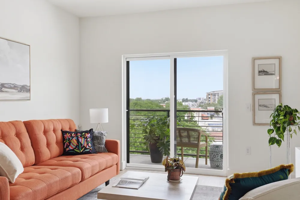 6444 Burnet Road #403 Austin, TX 78757