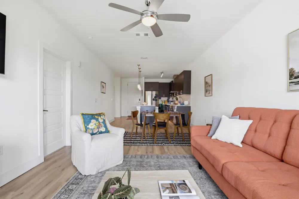 6444 Burnet Road #403 Austin, TX 78757