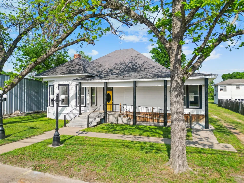 327 S Robb Street Trinity, TX 75862