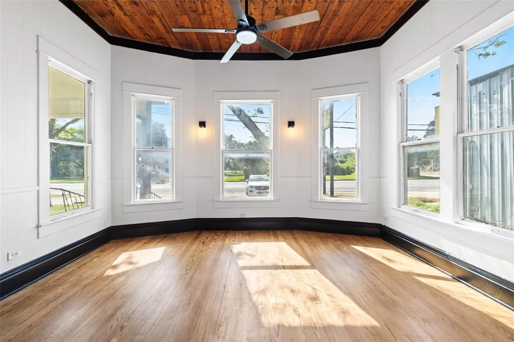 327 S Robb Street Trinity, TX 75862