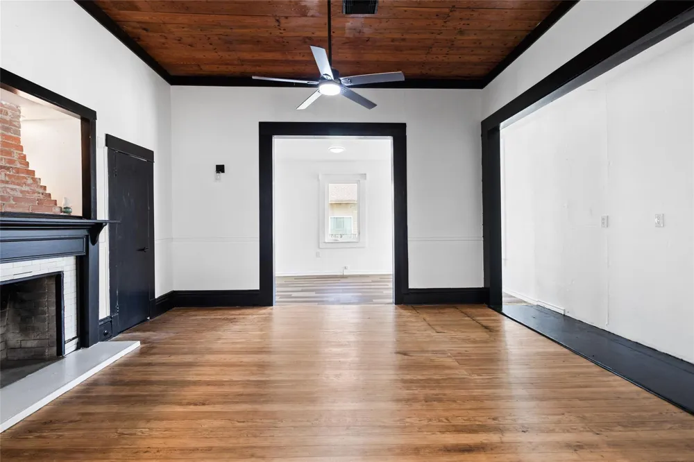 327 S Robb Street Trinity, TX 75862