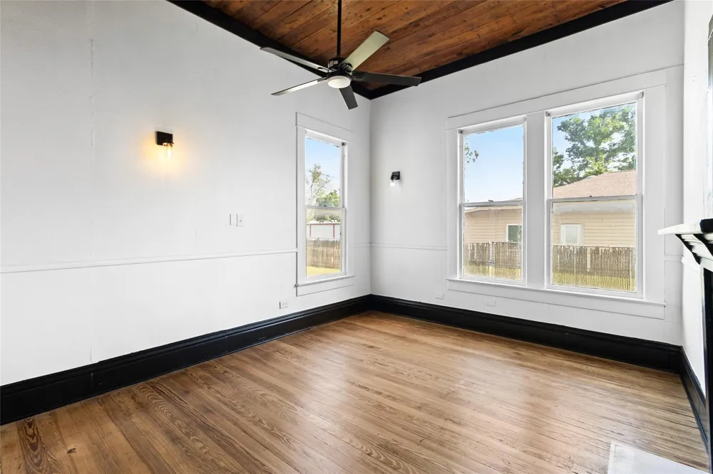 327 S Robb Street Trinity, TX 75862