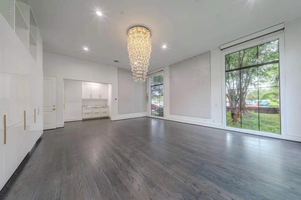 1423 Lake Pointe Parkway Sugar Land, TX 77478