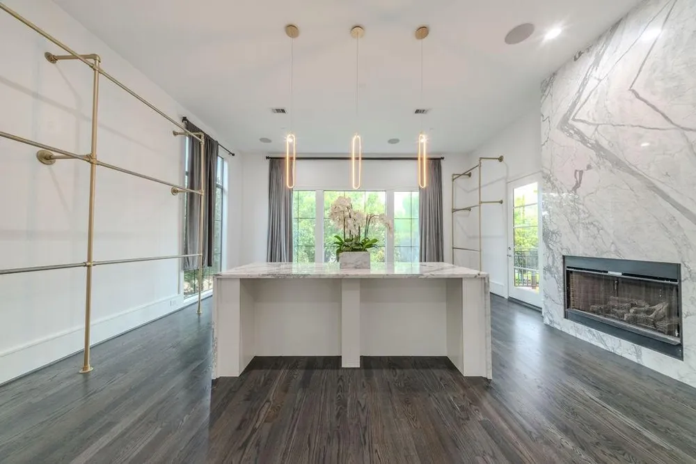 1423 Lake Pointe Parkway Sugar Land, TX 77478