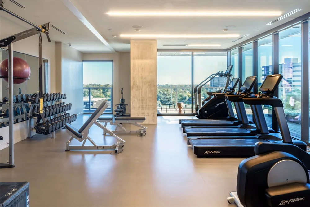 48 East Avenue #2504 Austin, TX 78701