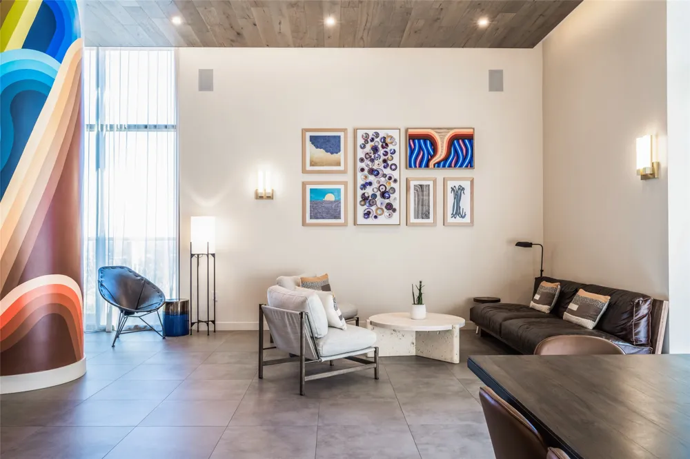 48 East Avenue #2504 Austin, TX 78701