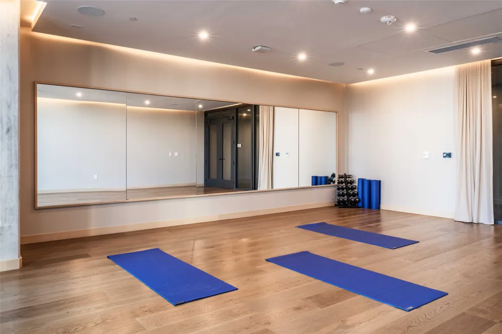 48 East Avenue #2504 Austin, TX 78701