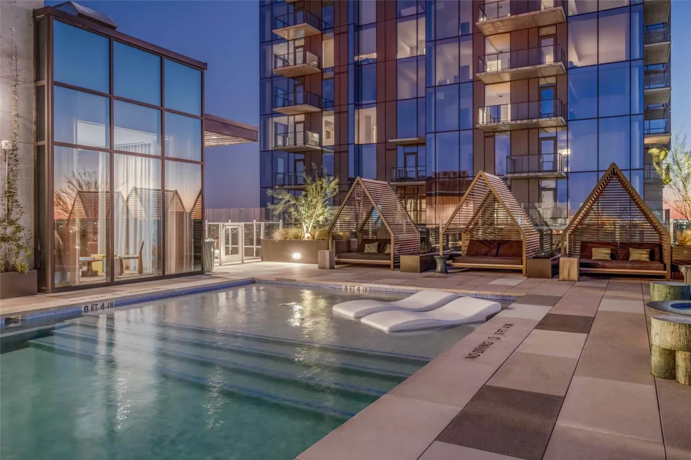 48 East Avenue #2504 Austin, TX 78701