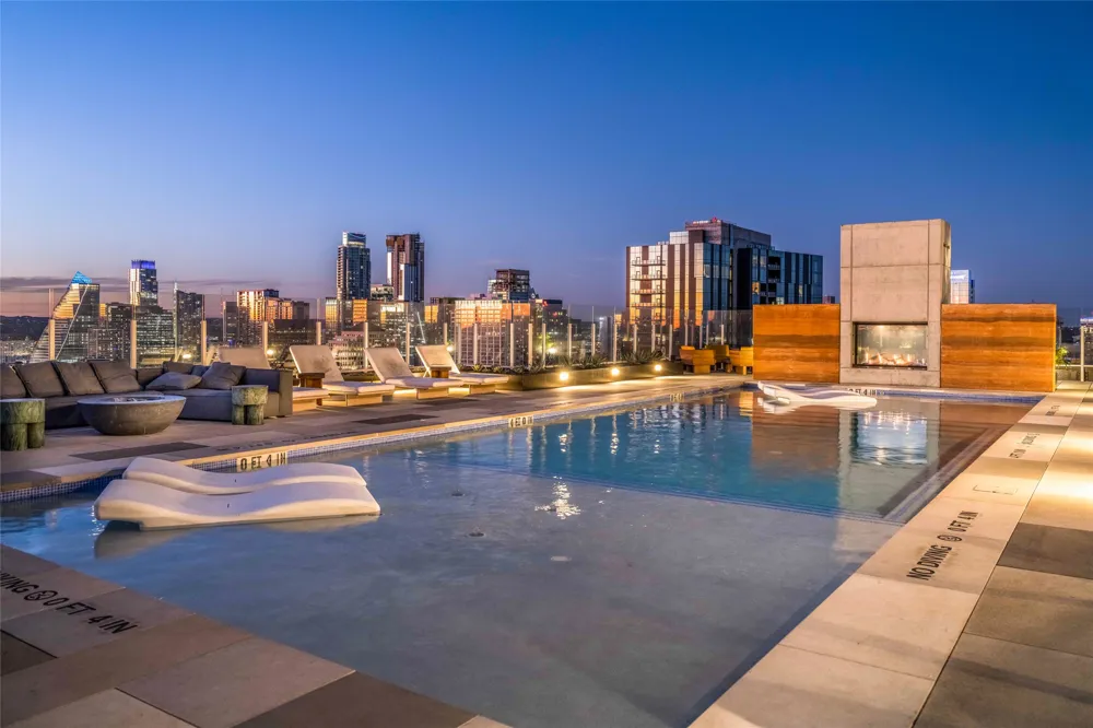 48 East Avenue #2504 Austin, TX 78701
