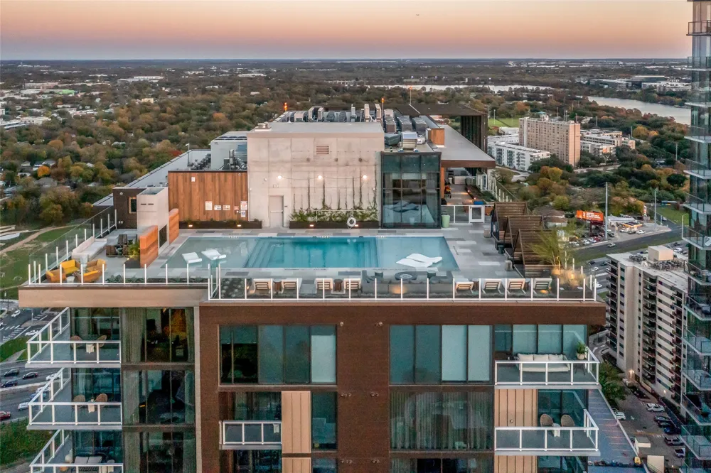 48 East Avenue #2504 Austin, TX 78701