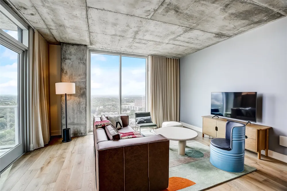 48 East Avenue #2504 Austin, TX 78701