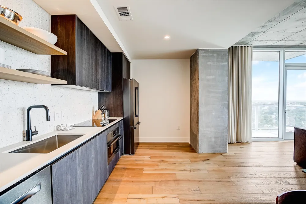 48 East Avenue #2504 Austin, TX 78701
