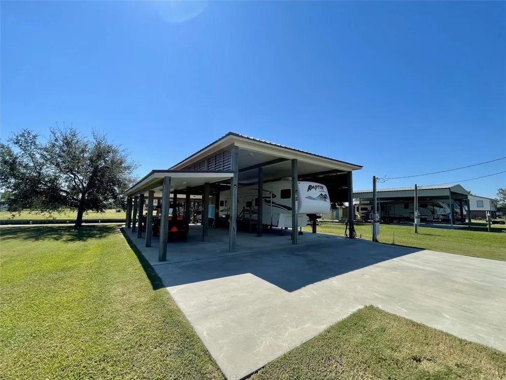 1120 Prides Lane Crystal Beach, TX 77650