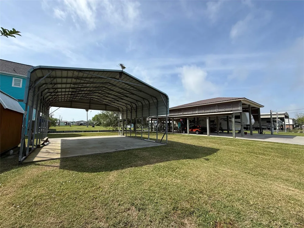 1120 Prides Lane Crystal Beach, TX 77650