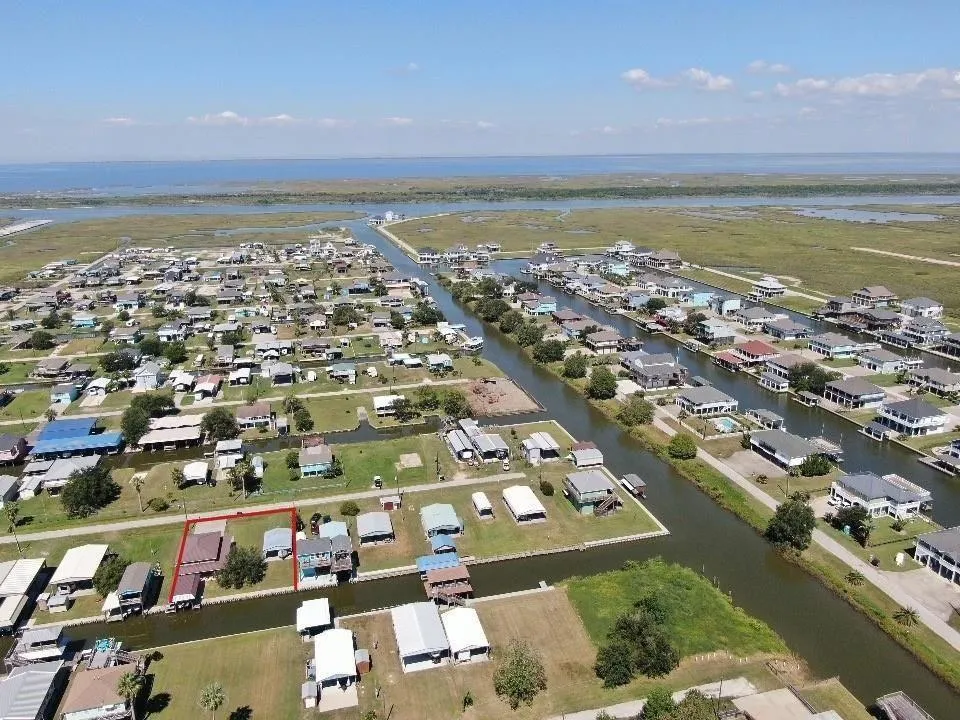 1120 Prides Lane Crystal Beach, TX 77650