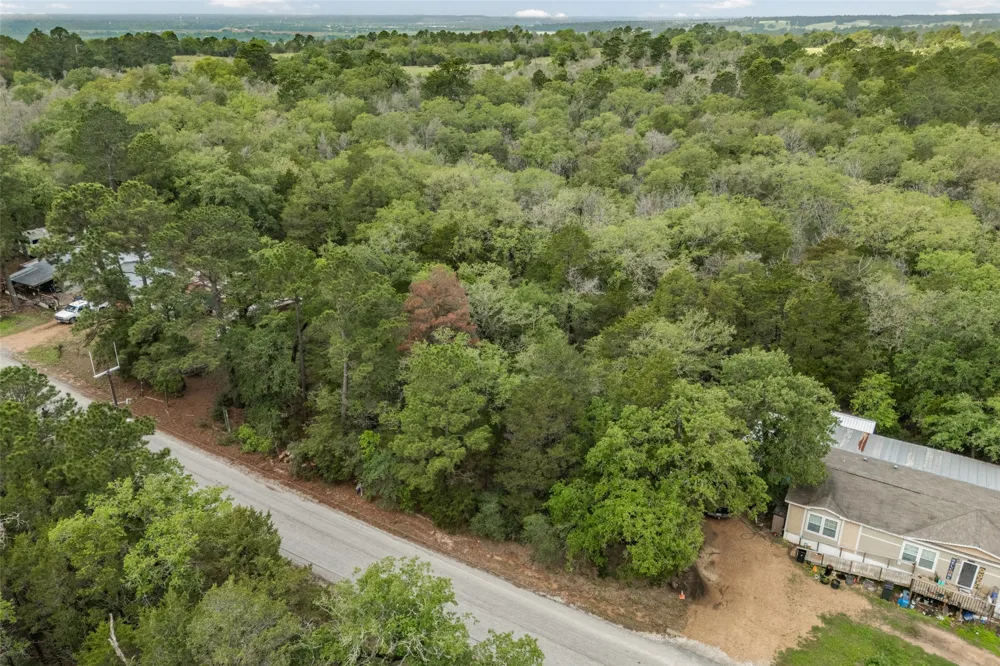 Commanche Drive Smithville, TX 78957