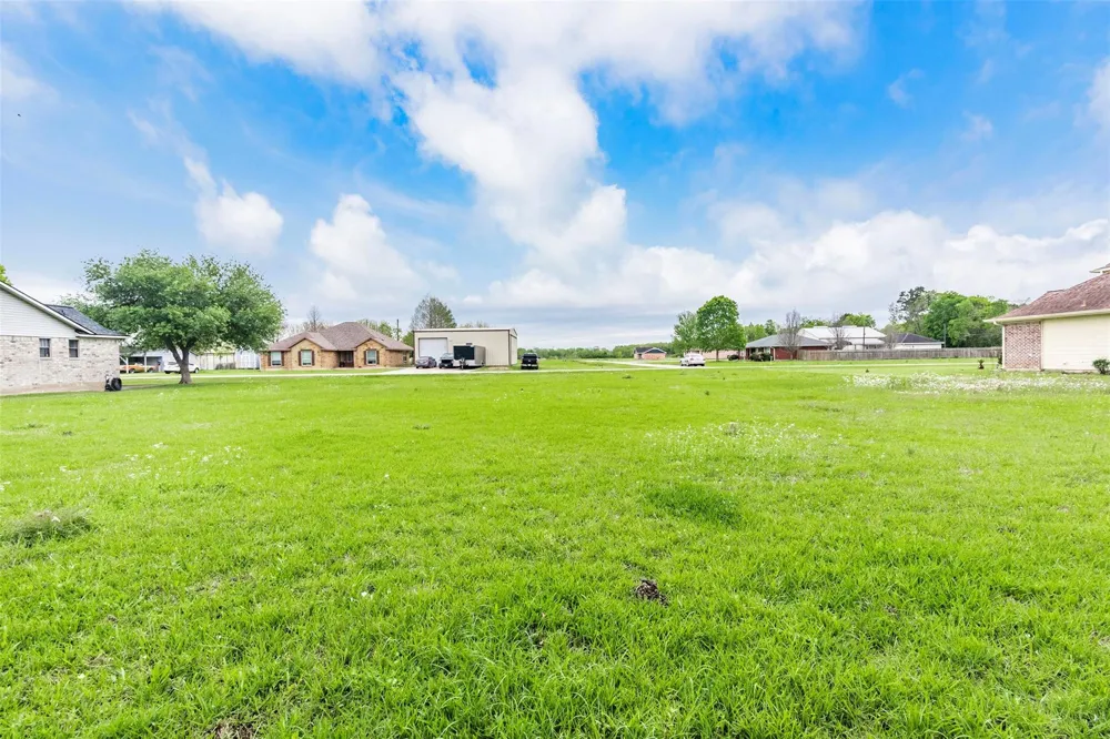 19 Hal Mclain Road Manvel, TX 77578