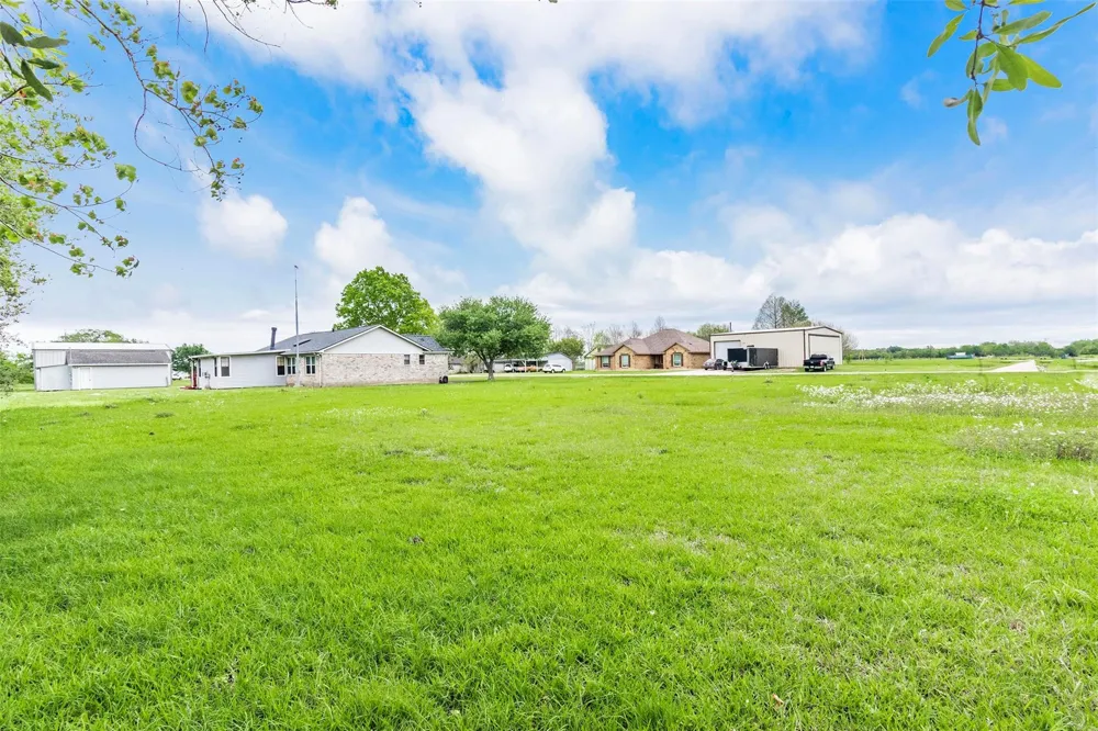 19 Hal Mclain Road Manvel, TX 77578