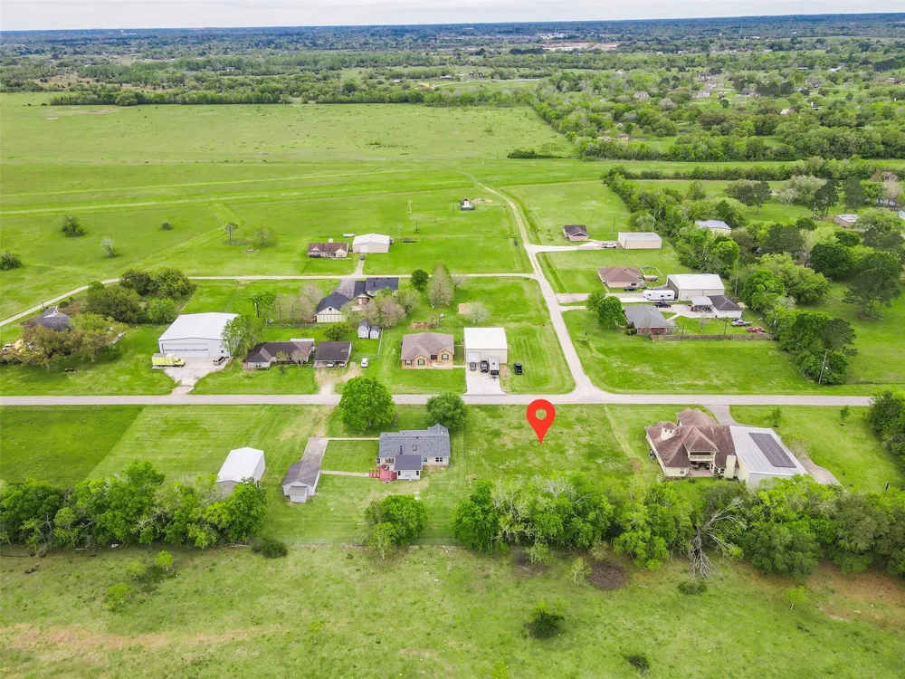 19 Hal Mclain Road Manvel, TX 77578