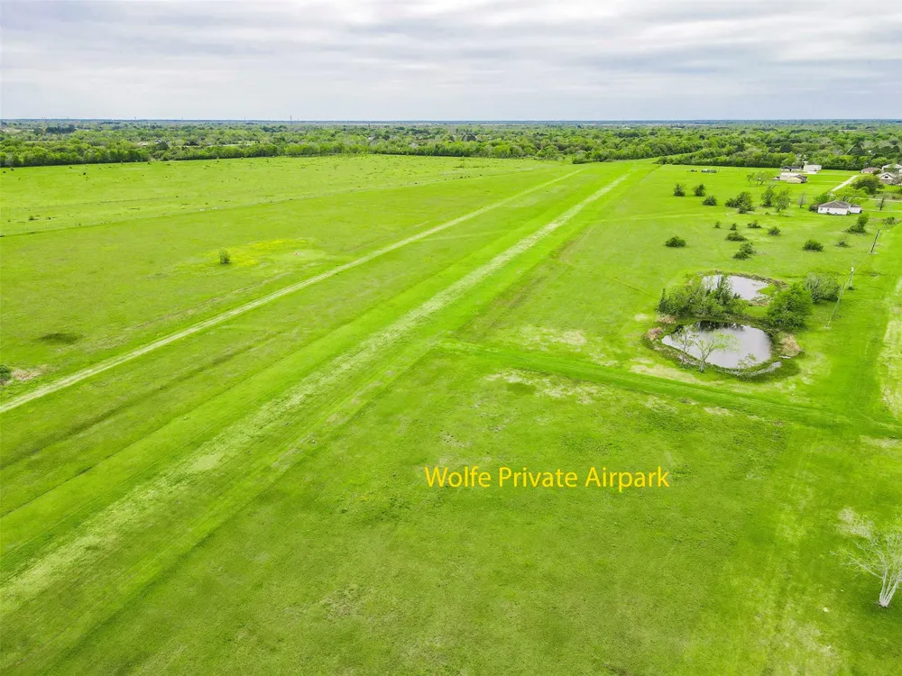 19 Hal Mclain Road Manvel, TX 77578