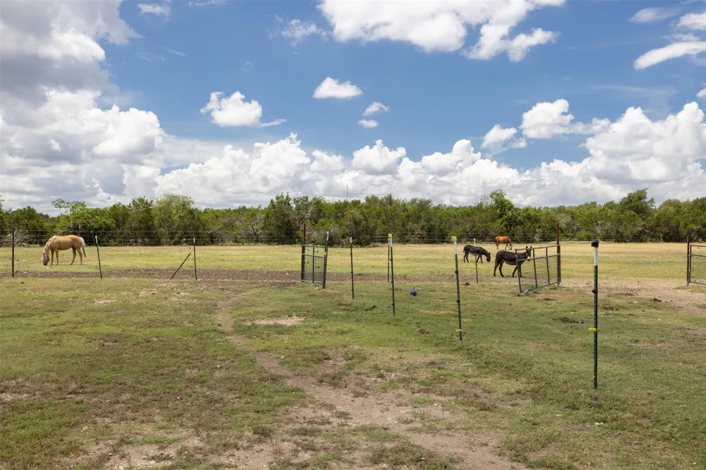215 Mesa Vista Drive Leander, TX 78641
