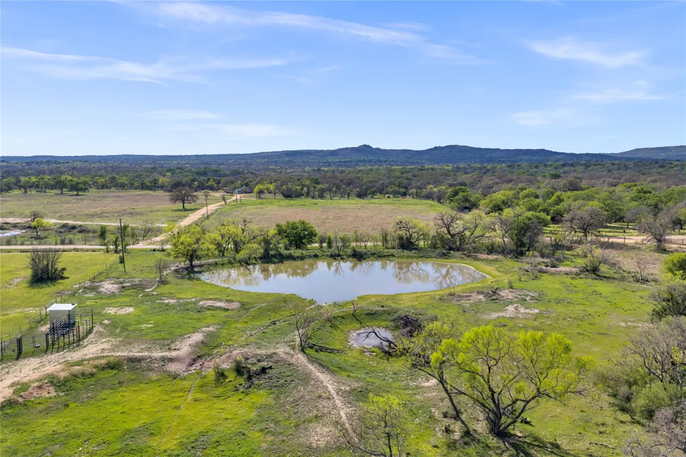 6475 County Road 216 Llano, TX 78643