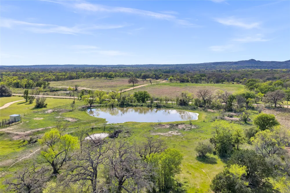 6475 County Road 216 Llano, TX 78643