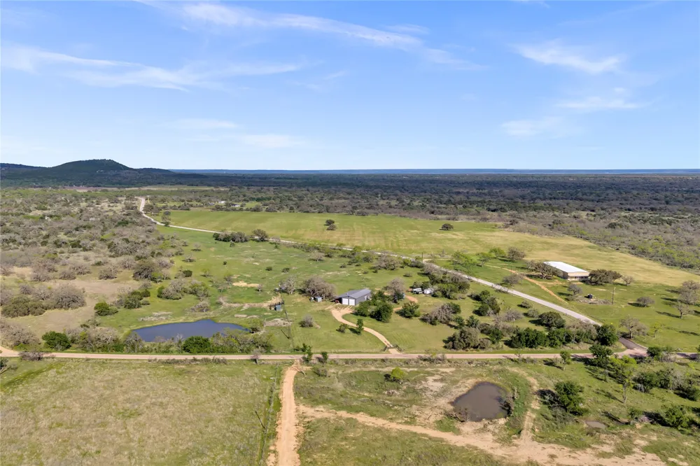 6475 County Road 216 Llano, TX 78643