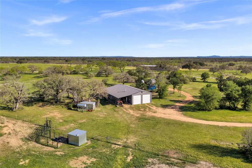 6475 County Road 216 Llano, TX 78643