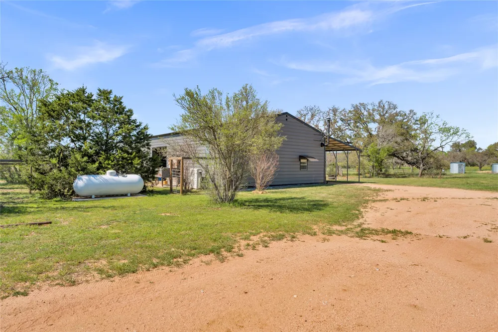 6475 County Road 216 Llano, TX 78643