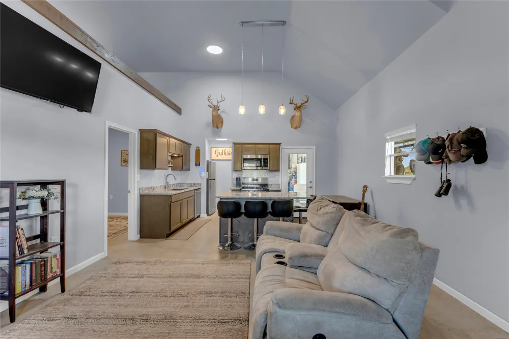 6475 County Road 216 Llano, TX 78643