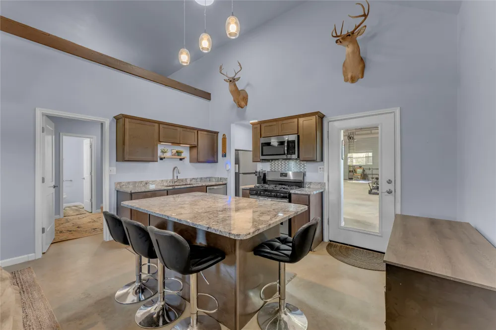 6475 County Road 216 Llano, TX 78643