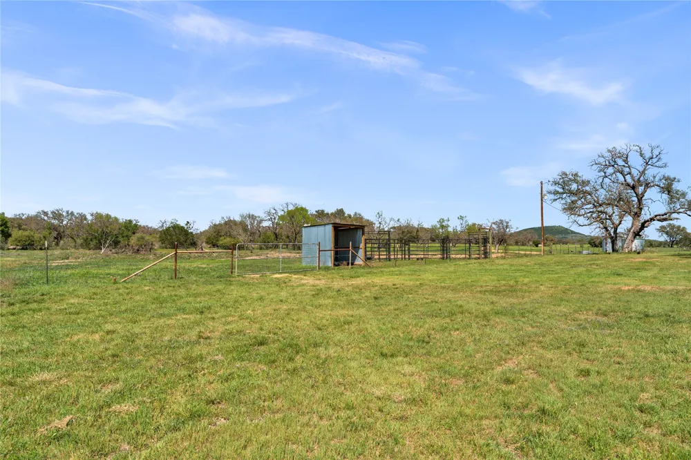6475 County Road 216 Llano, TX 78643