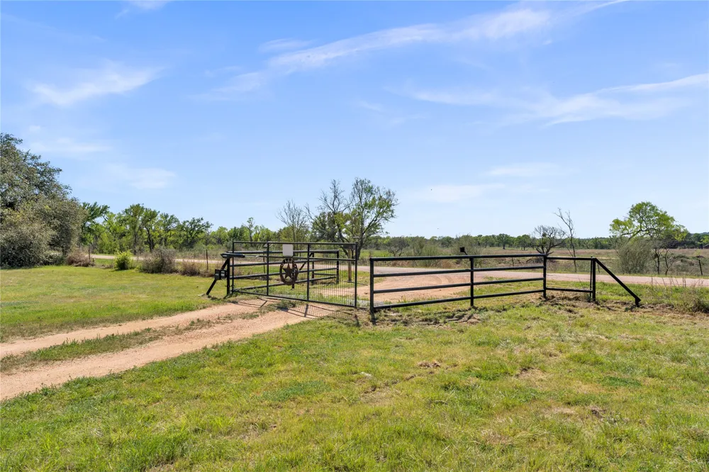 6475 County Road 216 Llano, TX 78643