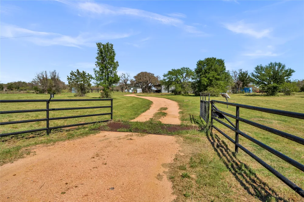6475 County Road 216 Llano, TX 78643