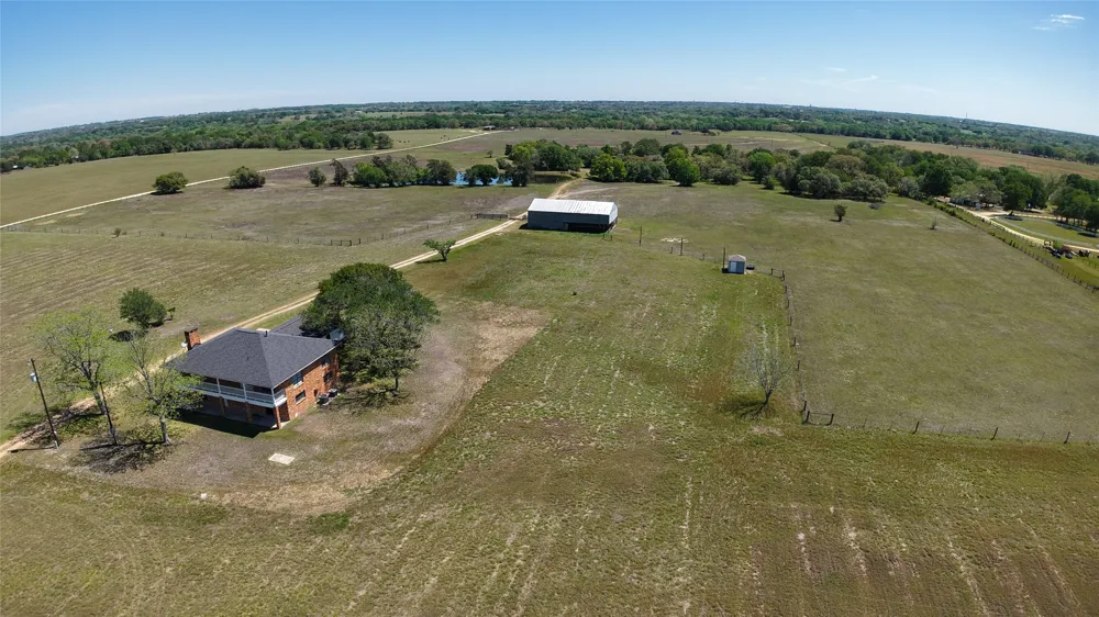 2745 Holub Road Schulenburg, TX 78956
