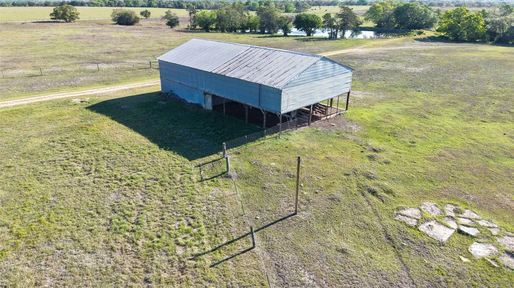 2745 Holub Road Schulenburg, TX 78956