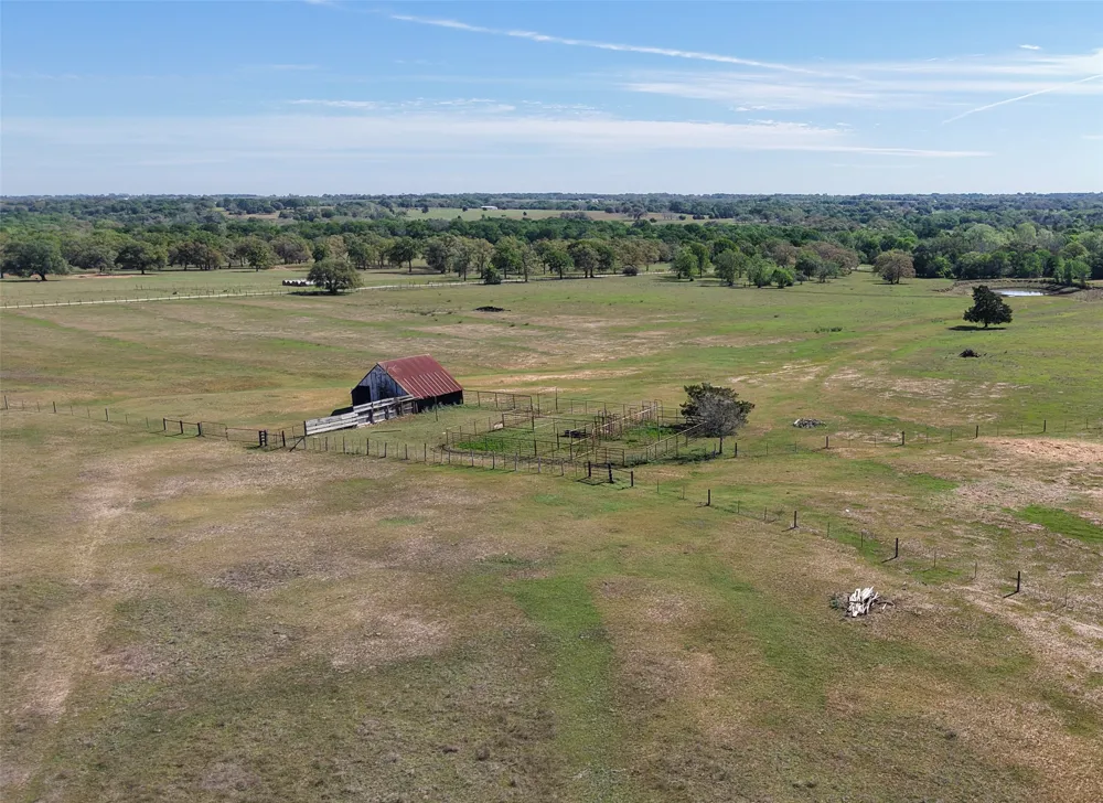 2745 Holub Road Schulenburg, TX 78956