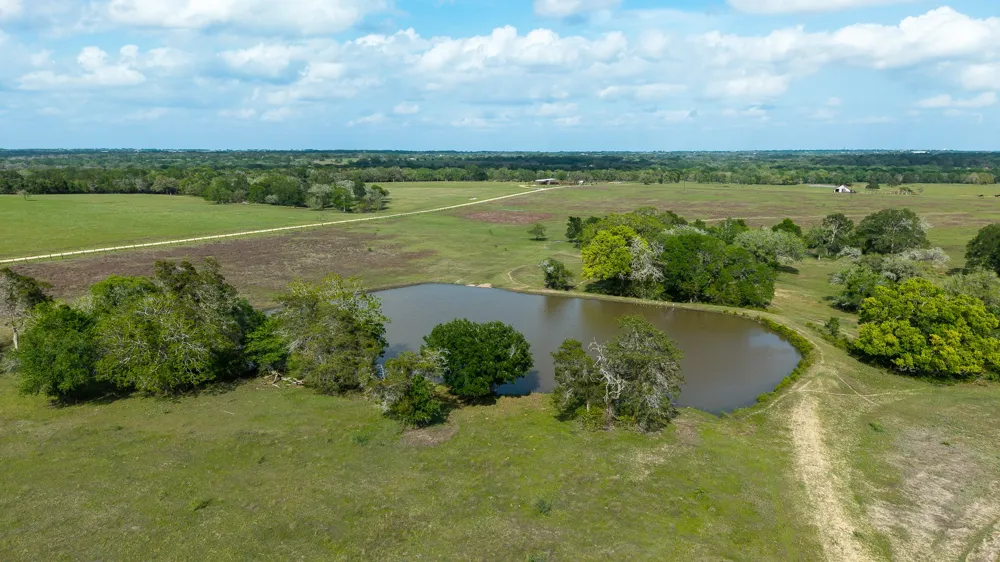 2745 Holub Road Schulenburg, TX 78956