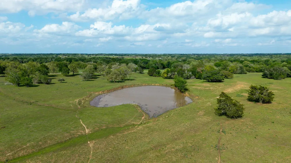 2745 Holub Road Schulenburg, TX 78956
