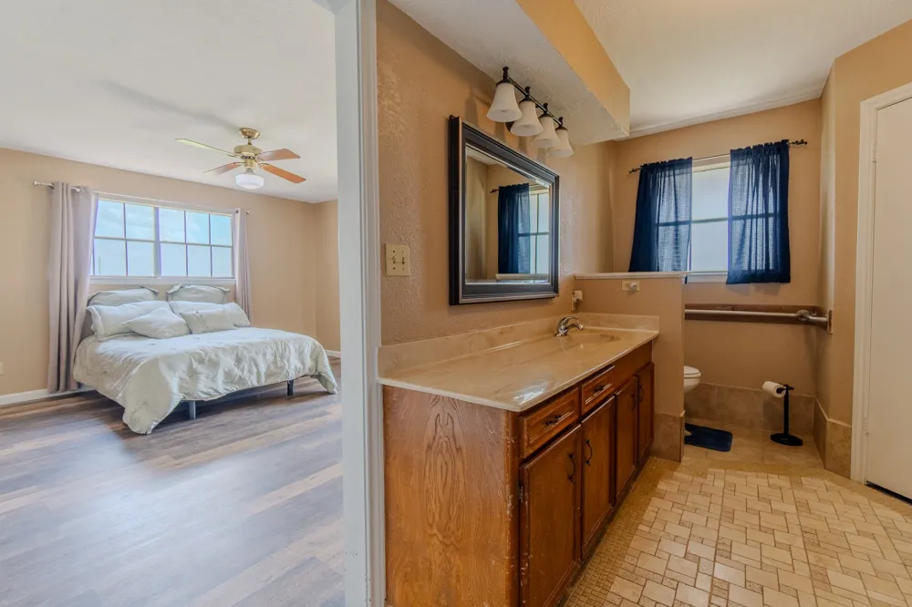 2745 Holub Road Schulenburg, TX 78956