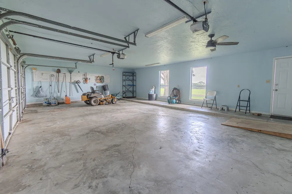 2745 Holub Road Schulenburg, TX 78956