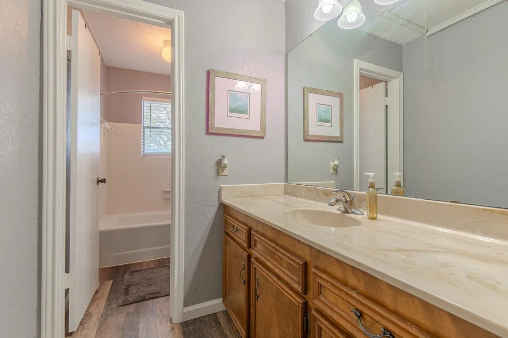 2745 Holub Road Schulenburg, TX 78956