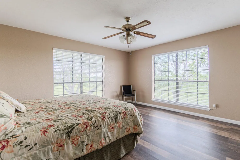2745 Holub Road Schulenburg, TX 78956