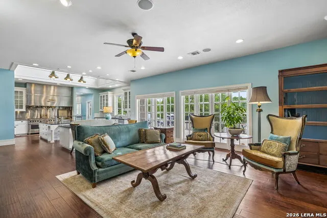 999 SCHWARZLOSE RD New Braunfels, TX 78130