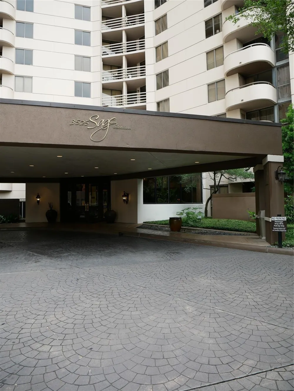 3525 Sage Road #1001 Houston, TX 77056
