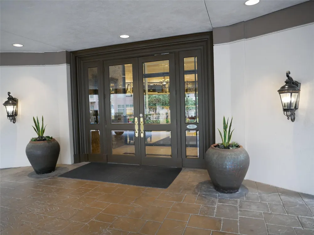 3525 Sage Road #1001 Houston, TX 77056