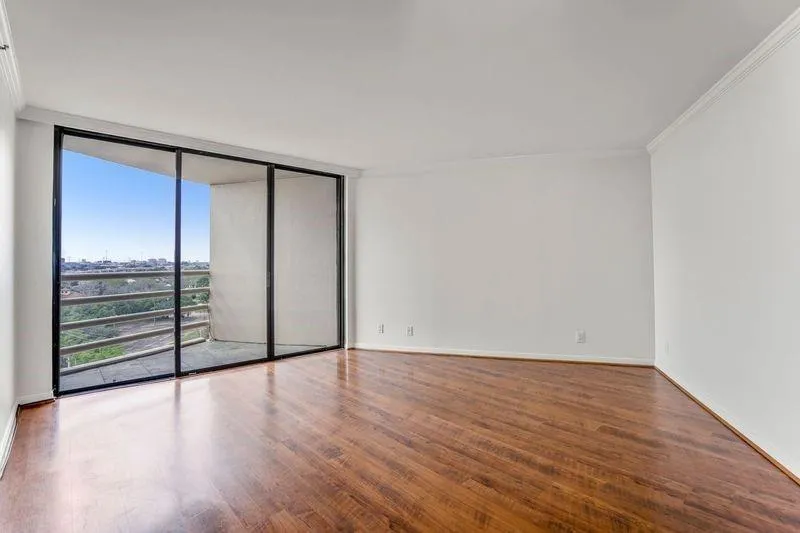 3525 Sage Road #1001 Houston, TX 77056