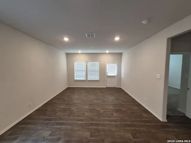 465 MIDDLE GREEN LOOP Floresville, TX 78114