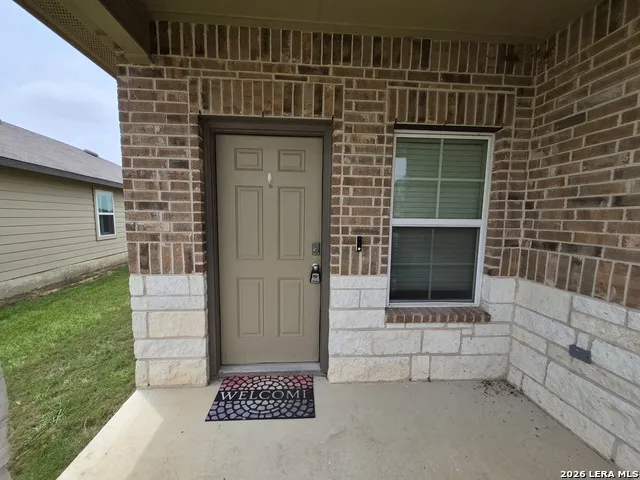 465 MIDDLE GREEN LOOP Floresville, TX 78114